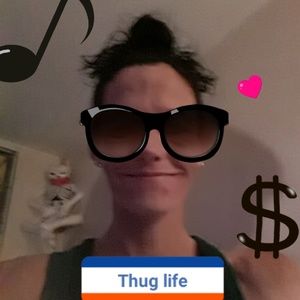 Meet your Posher, Amie